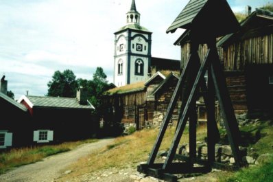 Kirke og idyl i Rros