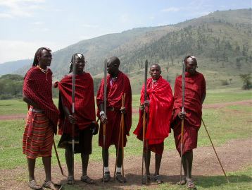 Masaikrigere i Ngorongoro Krateret.